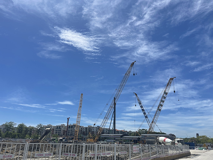 【全球之履】汇彩网登录大厅履带起重机“兄弟团“助建大湾区“一小时交通圈”建设